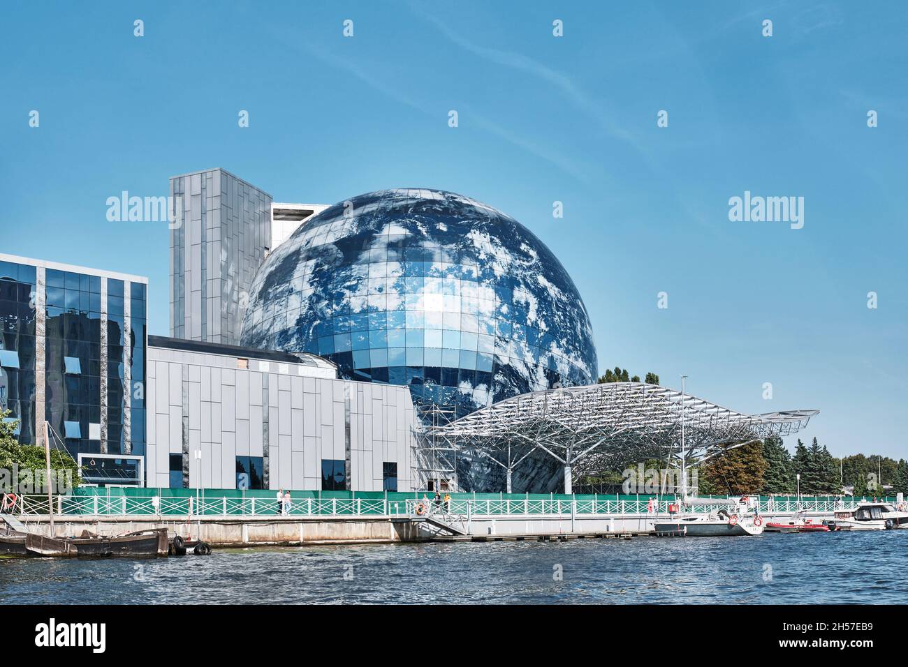 Planet Ocean Ausstellungsgebäude, Museumszentrum, Wissenschafts- und Kulturkomplex. Das Gebäude befindet sich im Bau. Königsberg, Russland Stockfoto