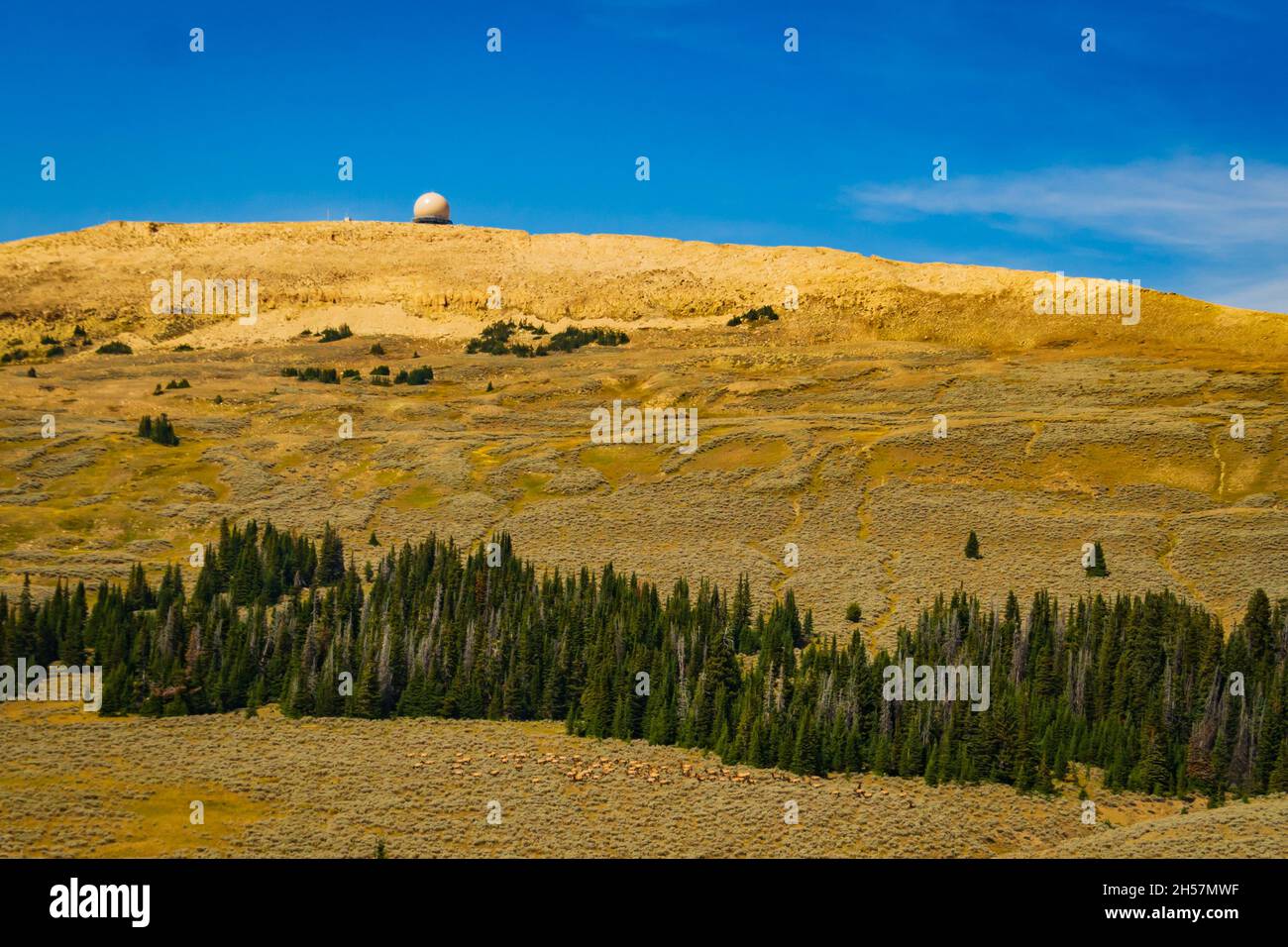 Wetterstation am Medicine Mountain, Wyoming Stockfoto