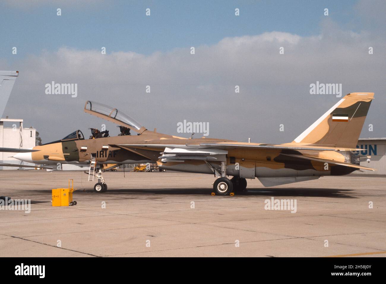 F-14 mit iranischen Markierungen auf der statischen Linie der Top Gun bei NAS Miramar, San Diego, Kalifornien. Dies war die F-14 von 80th, die in den Iran geschickt werden sollte. Stockfoto