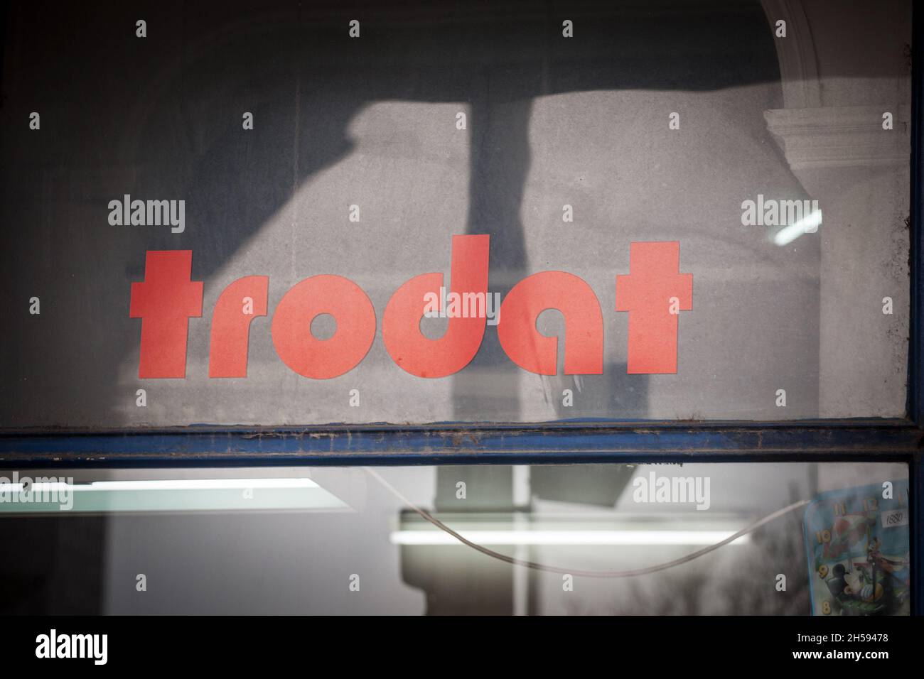 Bild eines Schildes mit dem Logo von Trodat auf dem Haupthändler für Belgrad, Serbien. Trodat, Inc. Ist ein österreichisches multinationales Unternehmen, das Stockfoto