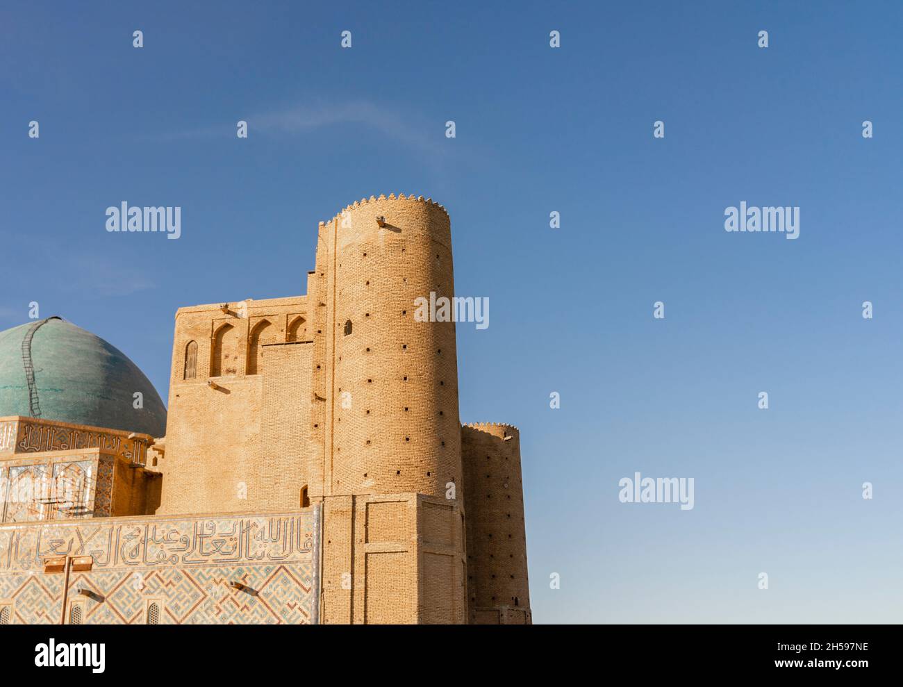 Detail des Mausoleums von Khoja Ahmed Yasawi, 14. Jahrhundert, Haupttouristenattraktion für Reisende und Besucher in Turkistan, Kasachstan, Zentralasien Stockfoto
