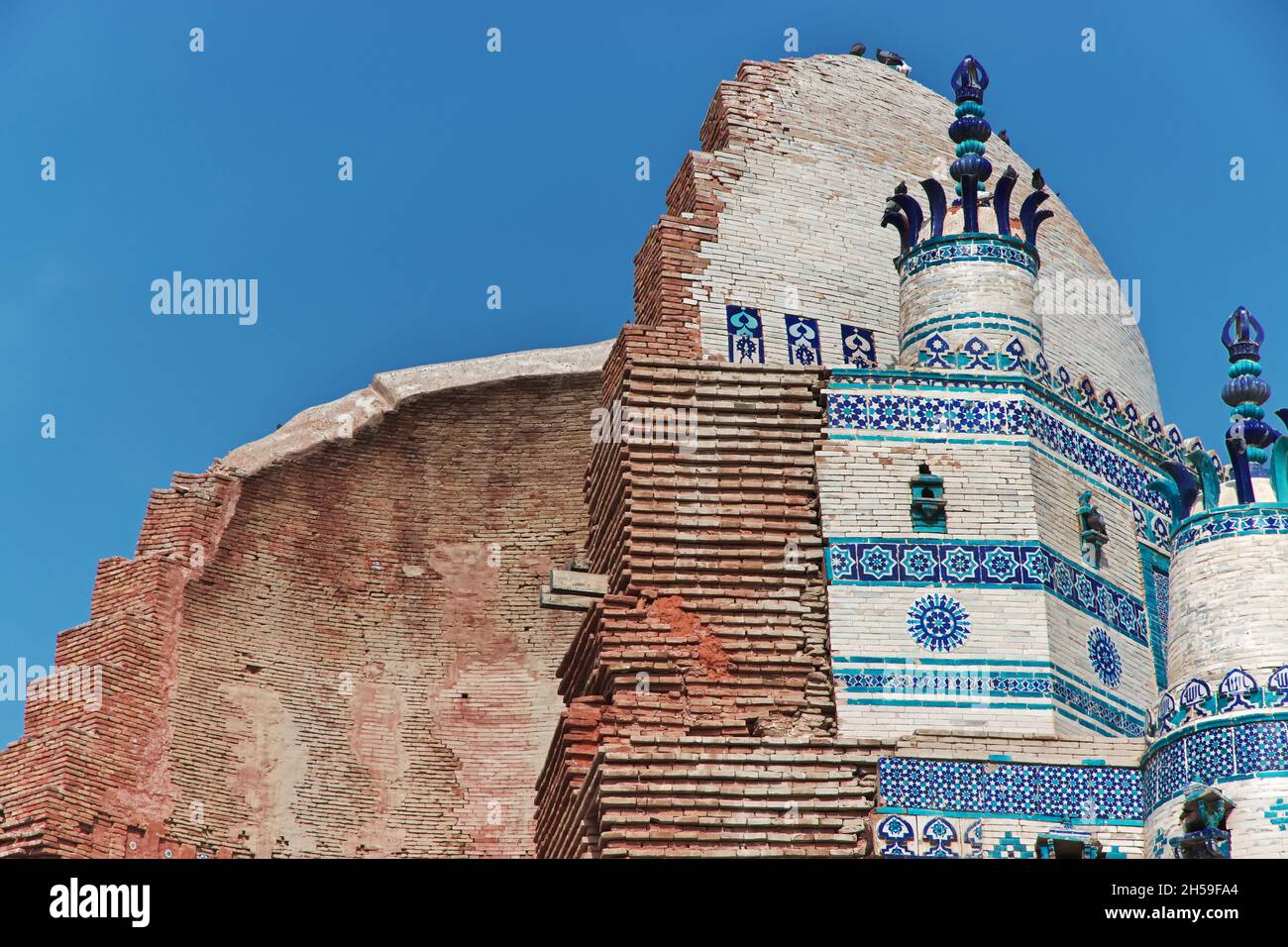 Uch Sharif, Ruinen jahrhundertealter Mausoleen in der Nähe von Bahawalpur, Pakistan Stockfoto