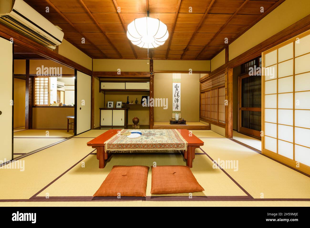 Nara, Japan - 03. Juli 2019: Wohnbereich des berühmten Nara-Fotografen Irie Taikichi. Stockfoto