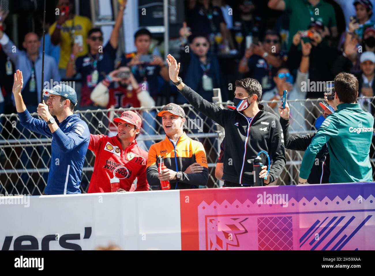 Fahrerparade OCON Esteban (Fra), Alpine F1 A521, NORRIS Lando (gbr), McLaren MCL35M, Portrait während des Formel 1 Gran Premio De La Ciudad De Mexico 2021, Mexico City Grand Prix, 18. Lauf der FIA Formel 1 Weltmeisterschaft 2021 vom 5. Bis 7. November, 2021 auf dem Autodromo Hermanos Rodriguez, in Mexiko-Stadt, Mexiko - Foto: Antonin Vincent/DPPI/LiveMedia Stockfoto