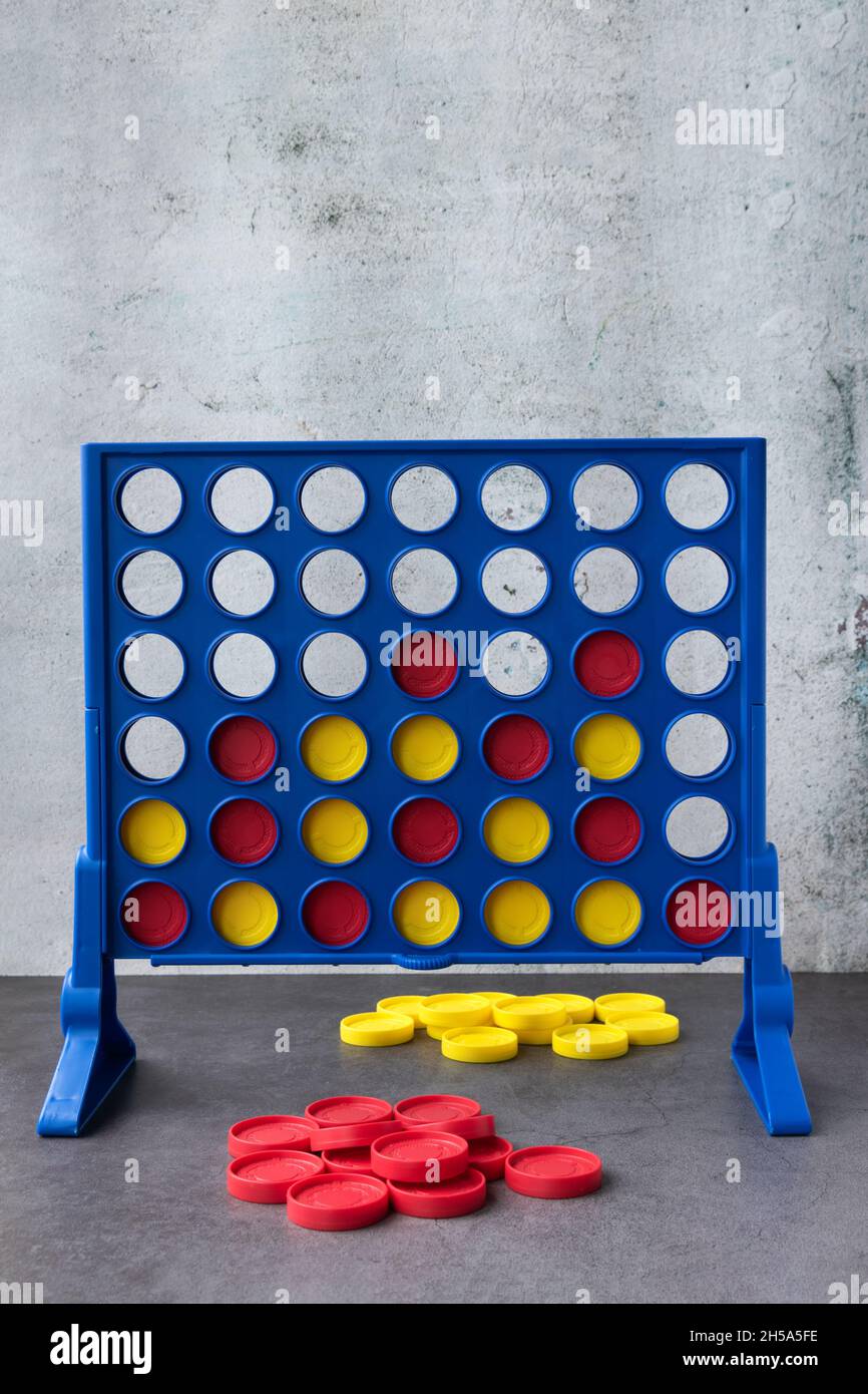 Klassisches Strategiespiel Connect 4 Stockfoto