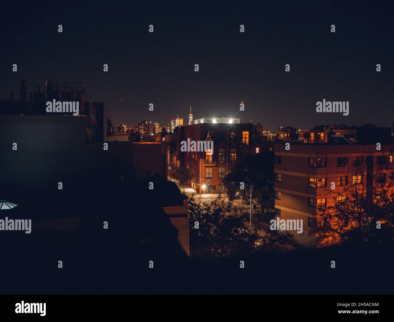 Blick über Brooklyn bei Nacht Stockfoto