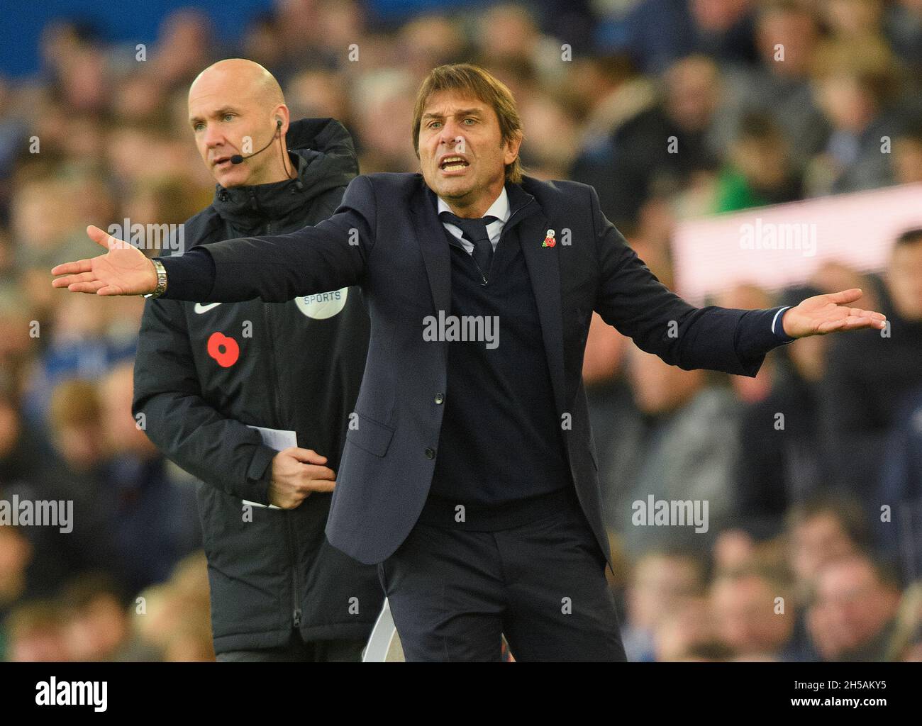 Liverpool, Großbritannien. November 2021. Liverpool, UK, 07/11/2021, Tottenham Manager Antonio Conte während des Premier League Spiels im Goodison Park, Liverpool Credit: Mark Pain/Alamy Live News Stockfoto