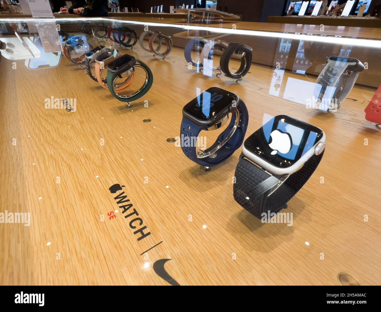 Verlust des neuen tragbaren Computers Apple Watch Series 7 SE Smartwatch Stockfoto