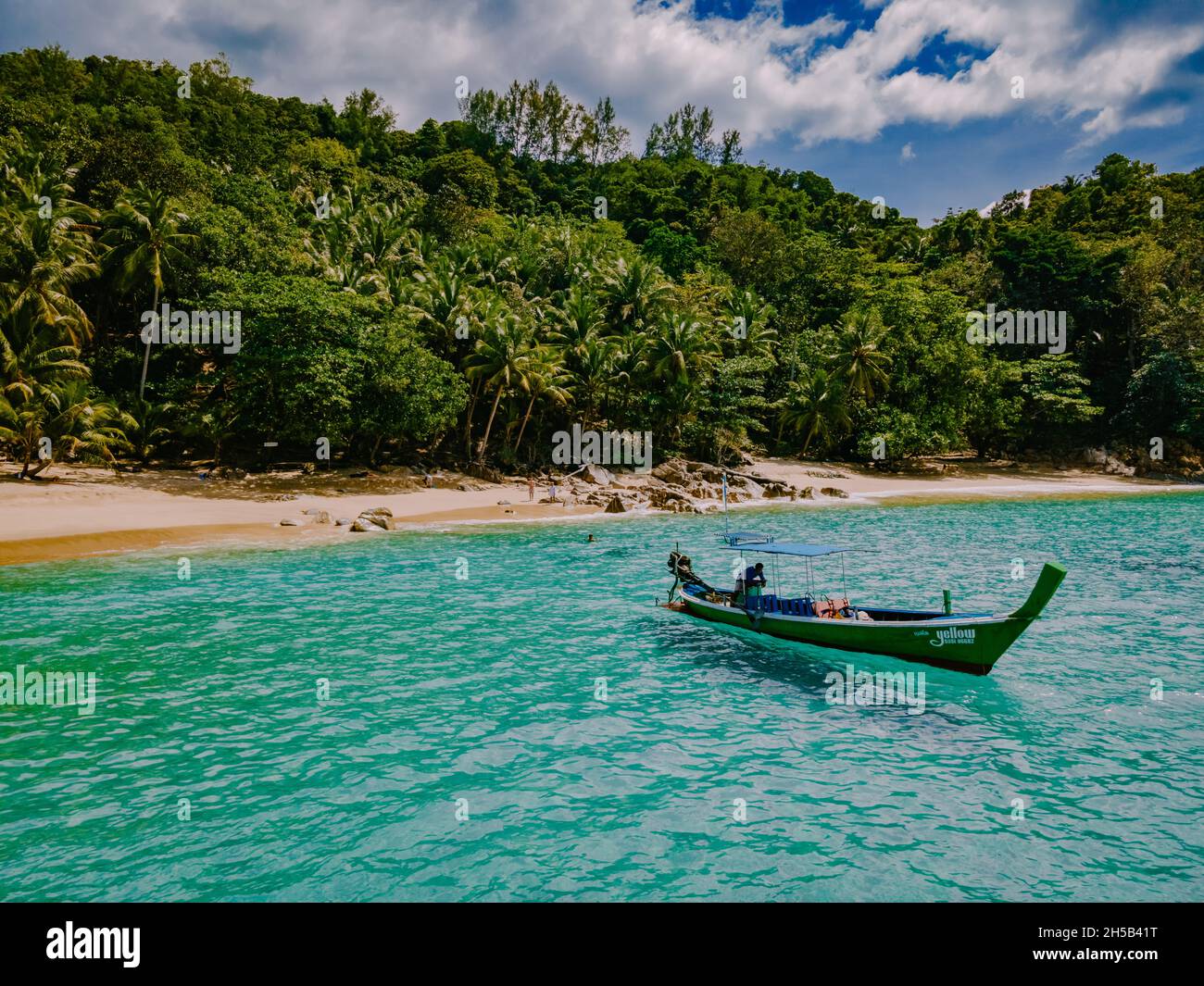 Banana Beach, Phuket, Thailand, Ein wunderschöner tropischer Strand mit Palmen auf der Insel Phuket, Thailand, Banana Beach in Choeng Thale, Thalang, Provinz Phuket, Thailand. Hochwertige Fotos Stockfoto