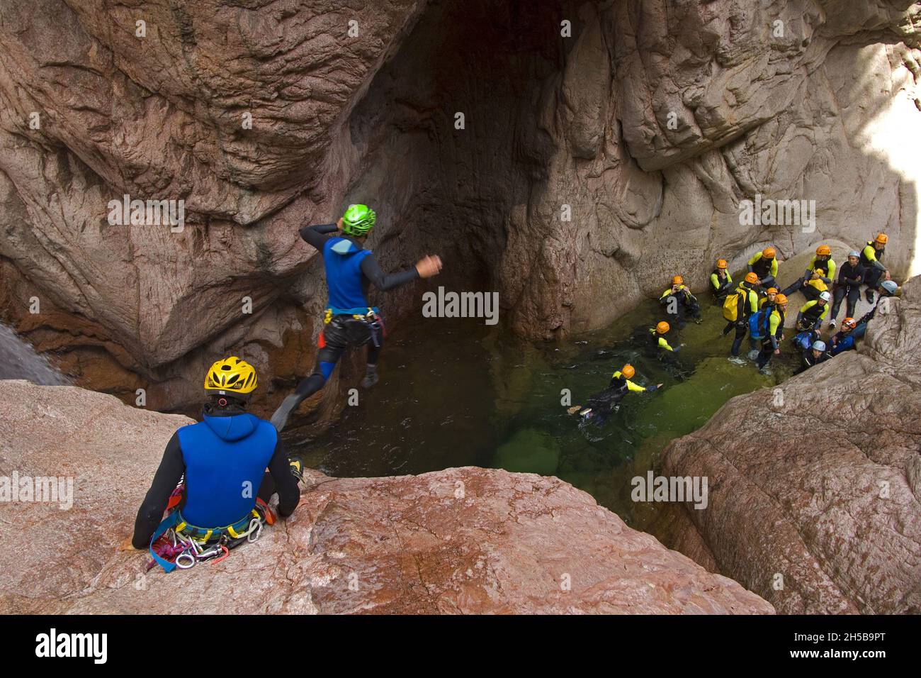 CANYONING, BARACCI CANYON, SANTA MARIA FIGANIELLA, SÜDKORSIKA (2A), KORSIKA, FRANKREICH Stockfoto