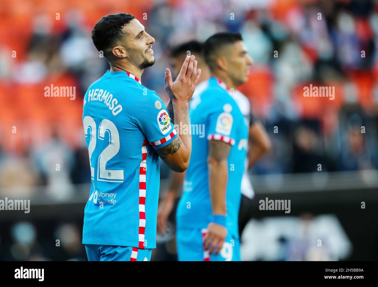 Mario Hermoso von Atletico de Madrid Gesten während des Fußballspiels der spanischen Meisterschaft Liga zwischen Valencia CF und Atletico de Madrid am 7. November 2021 im Mestalla-Stadion in Valencia, Spanien - Foto: Ivan Terron/DPPI/LiveMedia Stockfoto