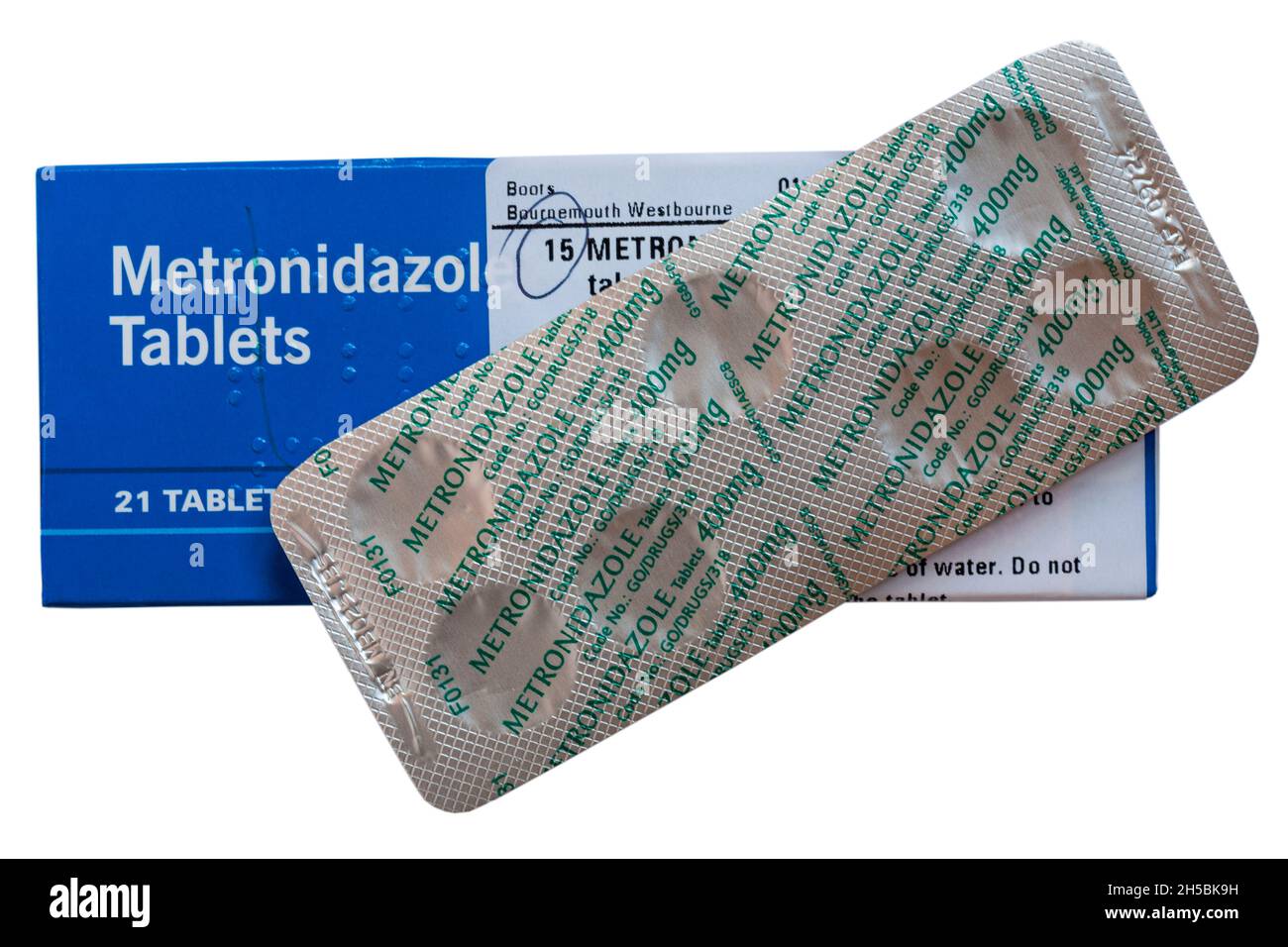 Blisterpackung auf Packung Metronidazole Tabletten Antibiotika zur Behandlung einer Reihe von bakteriellen Infektionen - Antibiotika-Kapseln, Antibiotika-Pillen Stockfoto