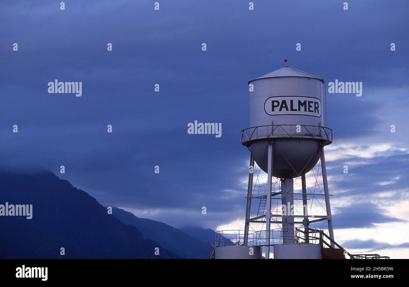 Palmer Alaska Water Tower Jeep Wrangler Road Trip in Alaska 1998 Stockfoto