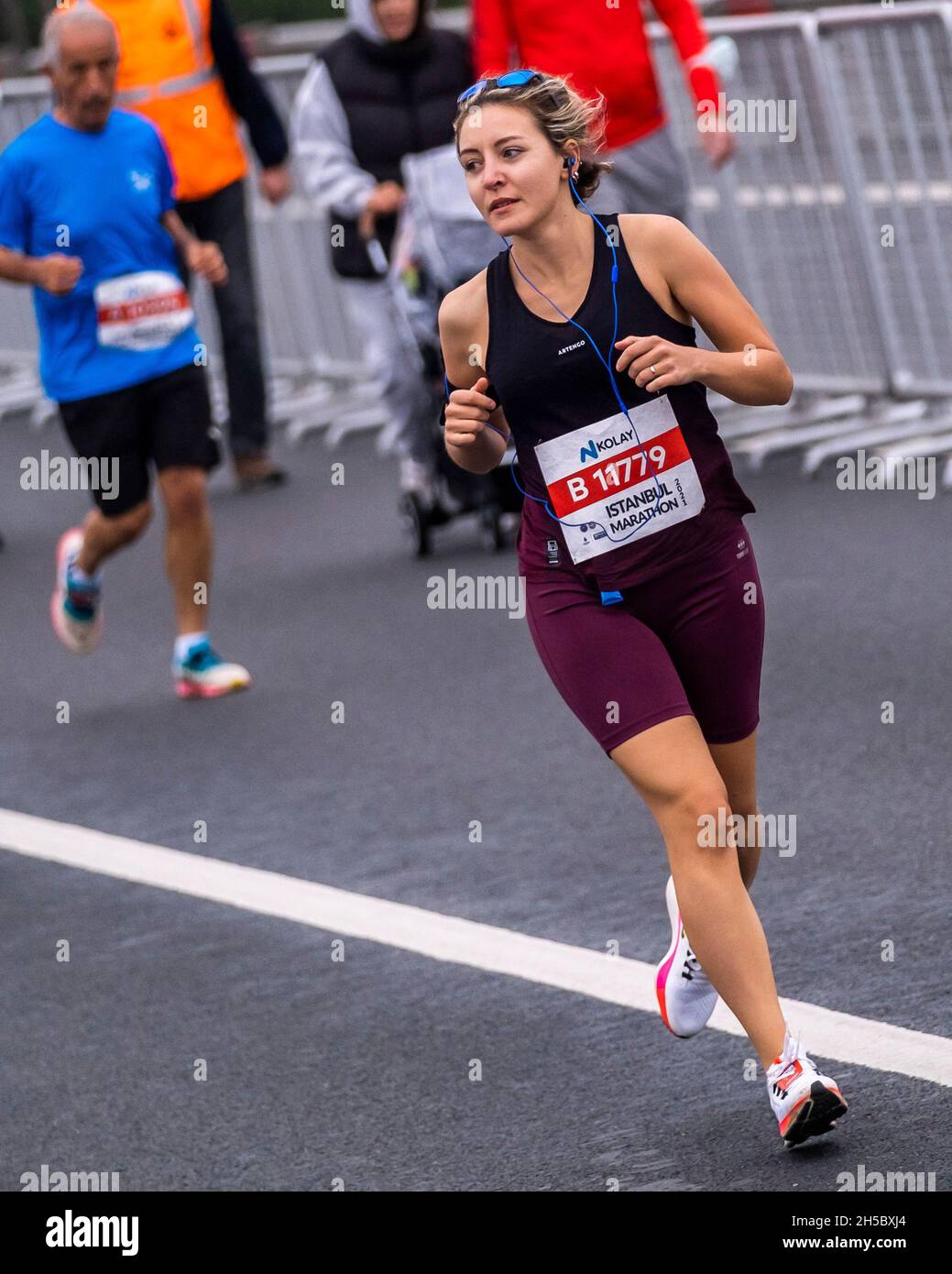Istanbul, Türkei. November 2021. Organisiert von Spor Istanbul, einer Tochtergesellschaft der Stadtverwaltung Istanbul, und gesponsert von N Kolay, dem 43. Ist Stockfoto
