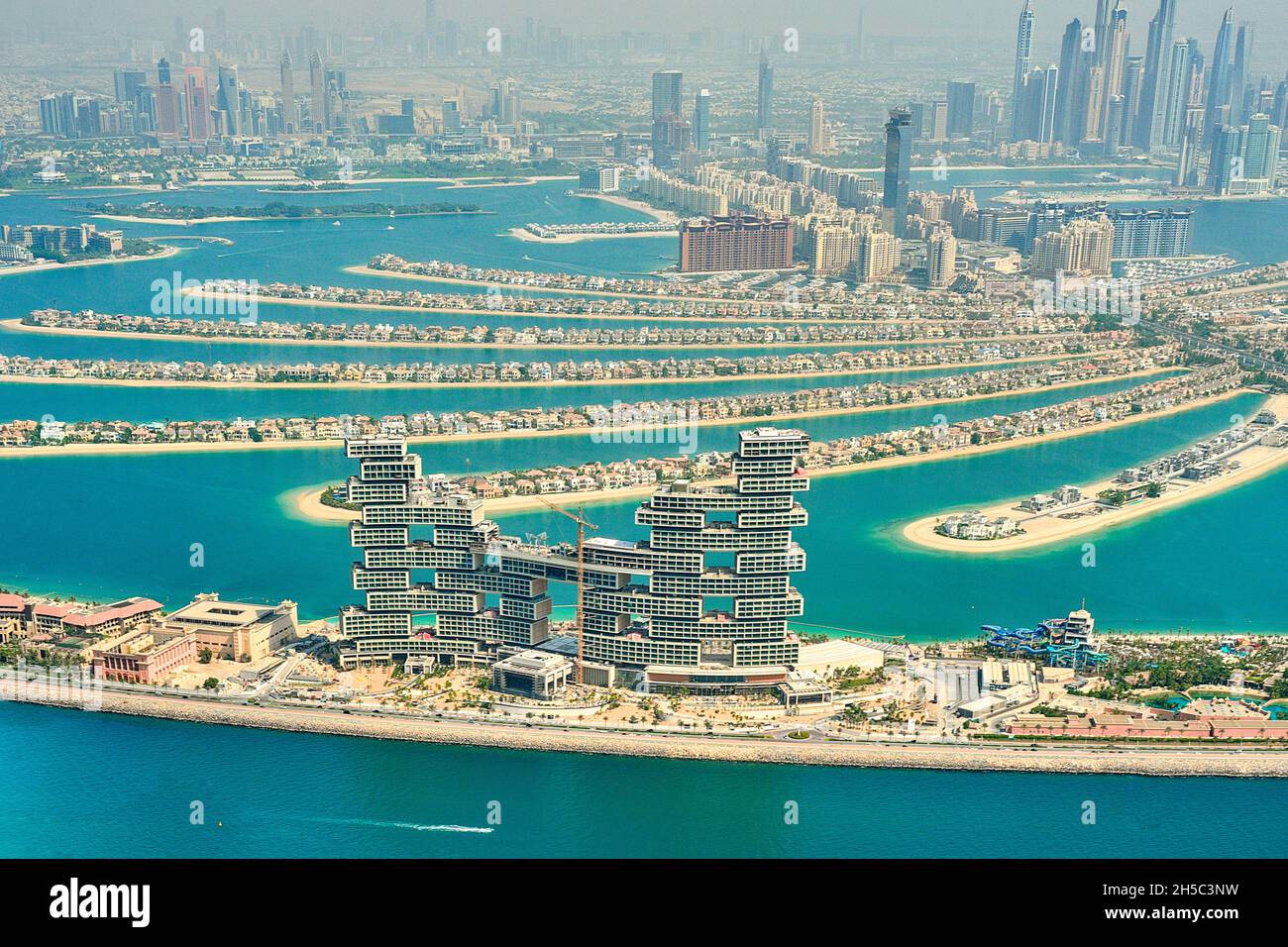 Luftaufnahme der Atlantis The Royal Residences, Palm Jumeirah Dubai im Juli 2021 Stockfoto