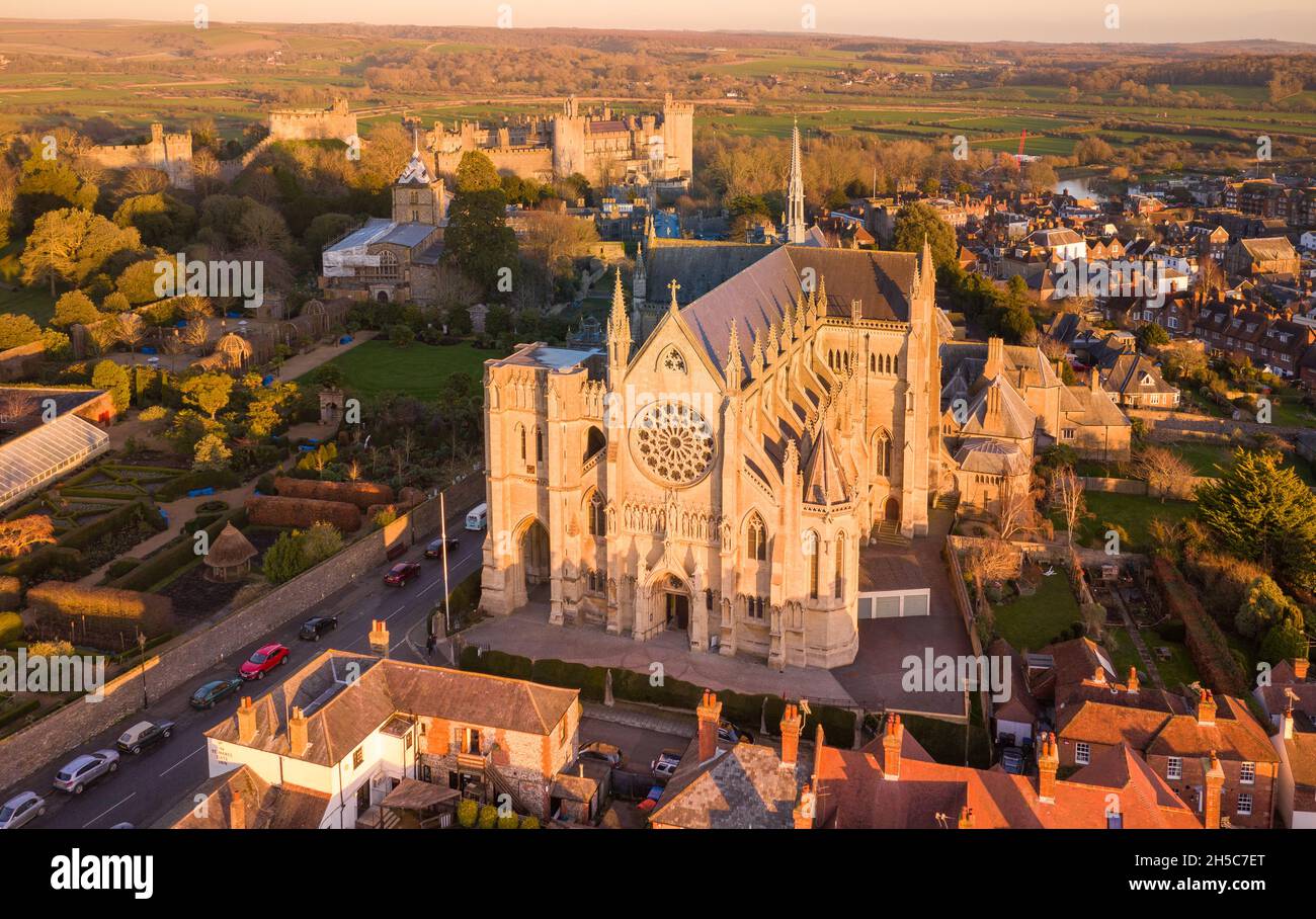 Kathedrale von Arundel römisch-katholische Kathedrale Kirche unserer Lieben Frau und St. Philip Howard. West Sussex, Großbritannien. Sonnenuntergang. Stockfoto