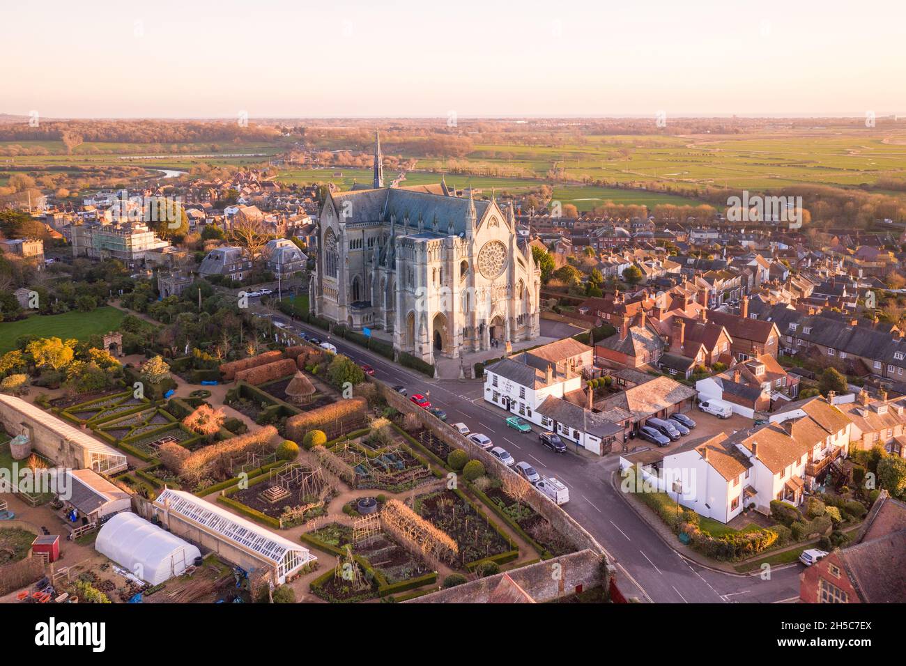 Kathedrale von Arundel römisch-katholische Kathedrale Kirche unserer Lieben Frau und St. Philip Howard. West Sussex, Großbritannien. Sonnenuntergang. Stockfoto