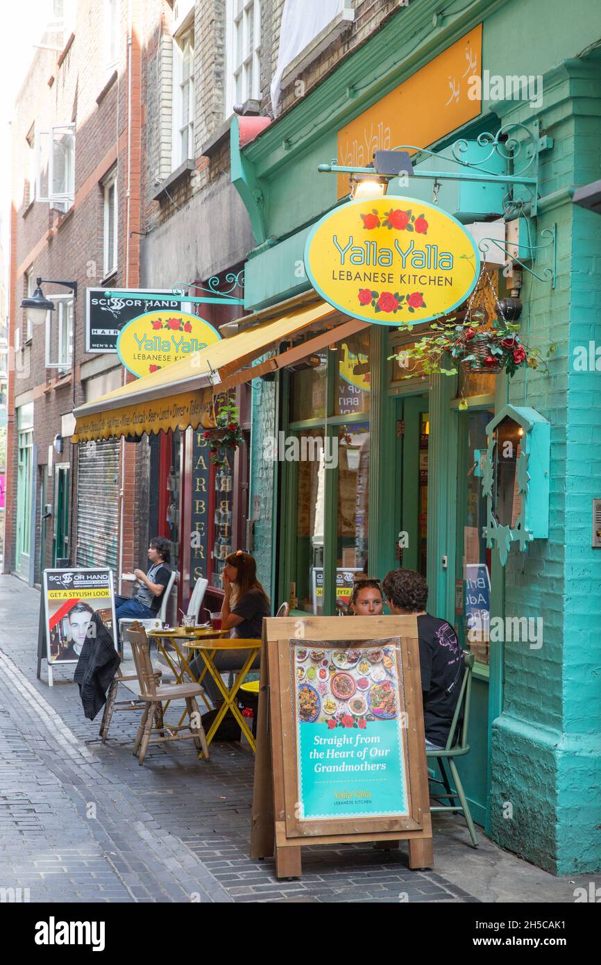 Yalla Yalla libanesisches Restaurant in London, England. Foto: SMP NEWS Stockfoto