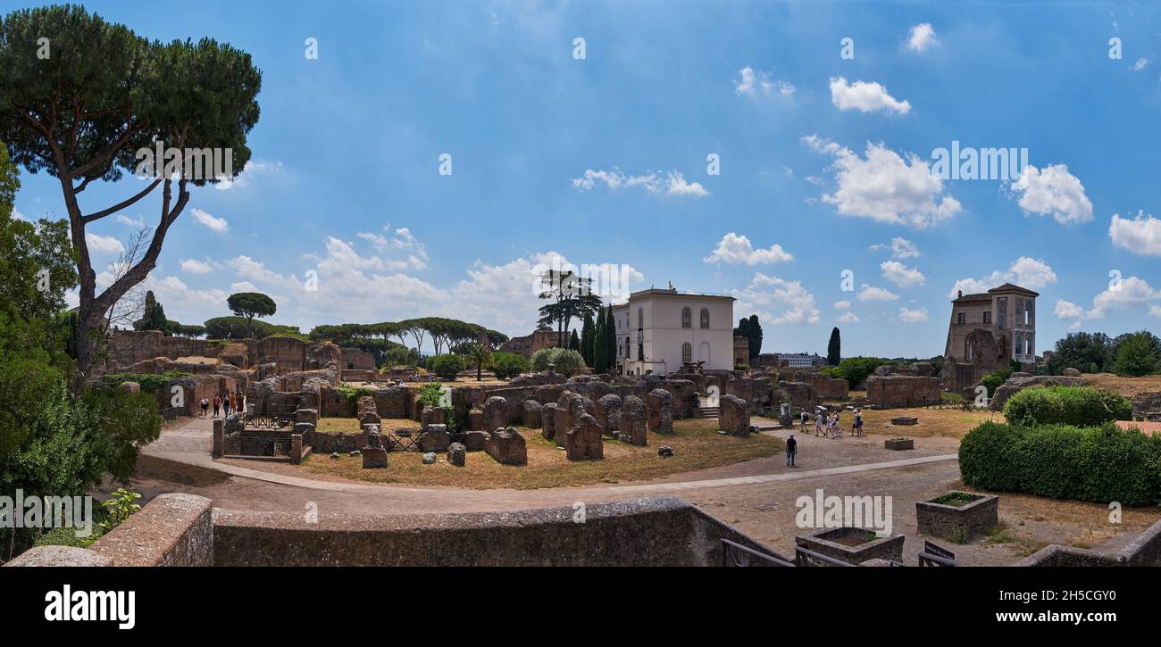 Kaiserliches Forum von Kaiser Augustus. Die Kaiserlichen Foren (Fori Imperiali auf Italienisch) sind eine Reihe von monumentalen Foren (öffentliche Plätze) des antiken Roms Stockfoto