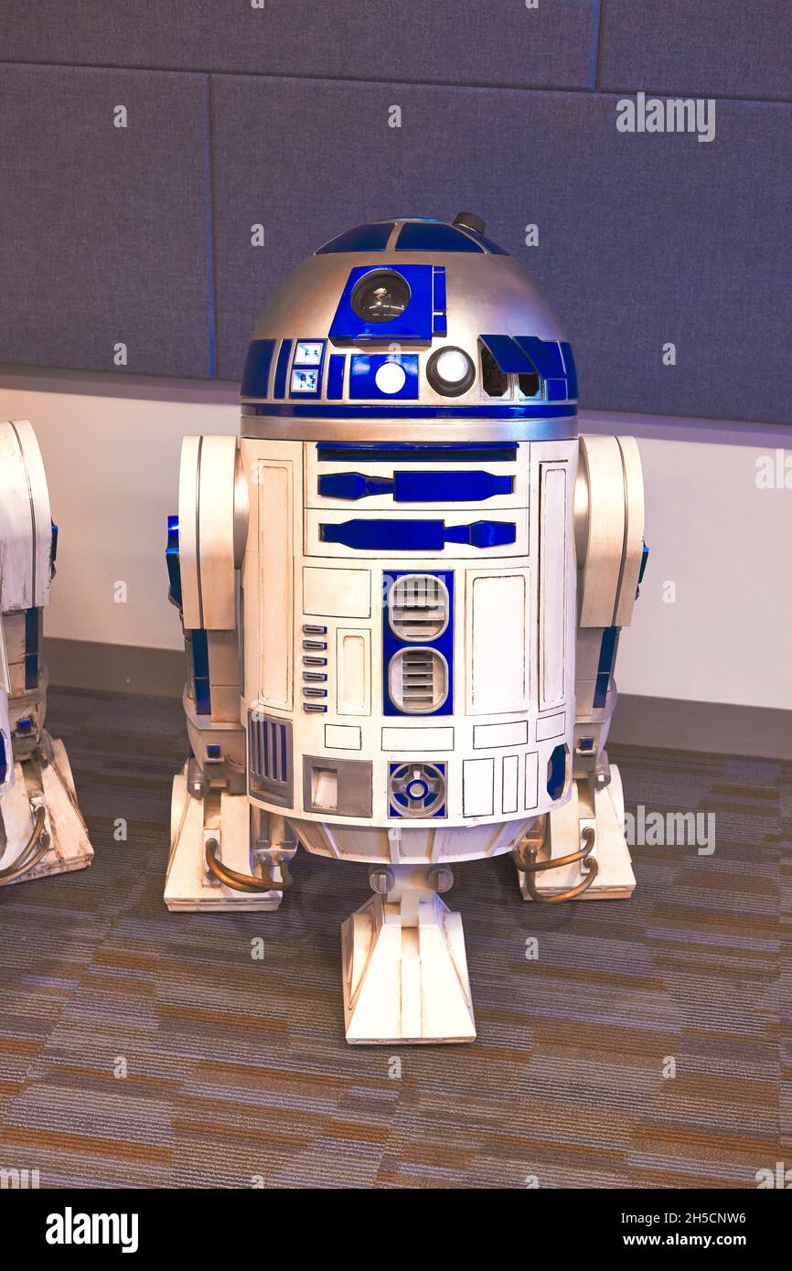 Ein Replikat des R2-D2-Droiden aus dem Star Wars-Franchise wurde 2021 auf der Dover Comic Con expo in Dover, Delaware, gezeigt. Stockfoto