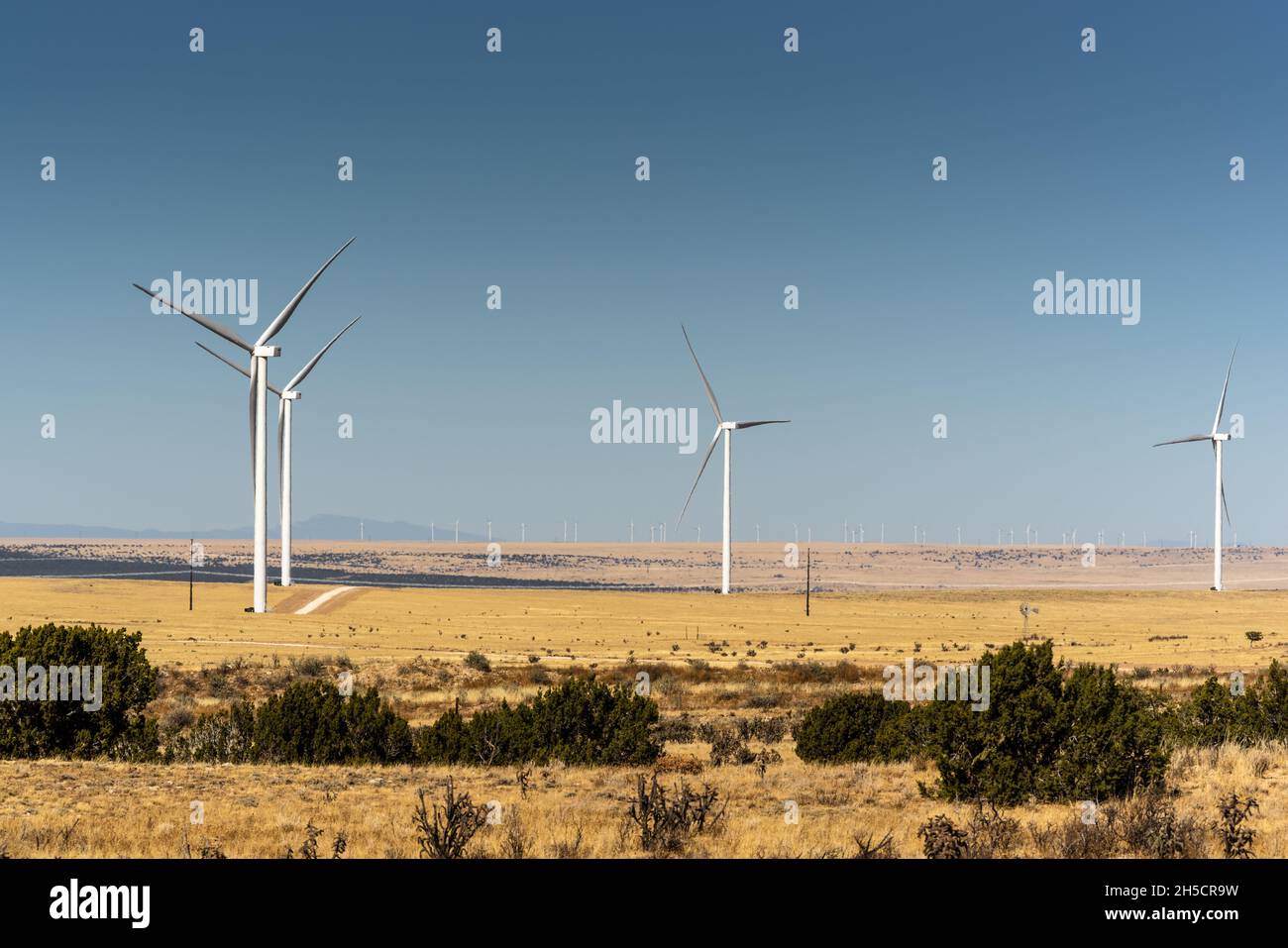 Windturbinen im Windpark Western Spirit von Pattern Energy, Torrance County, New Mexico, USA Stockfoto