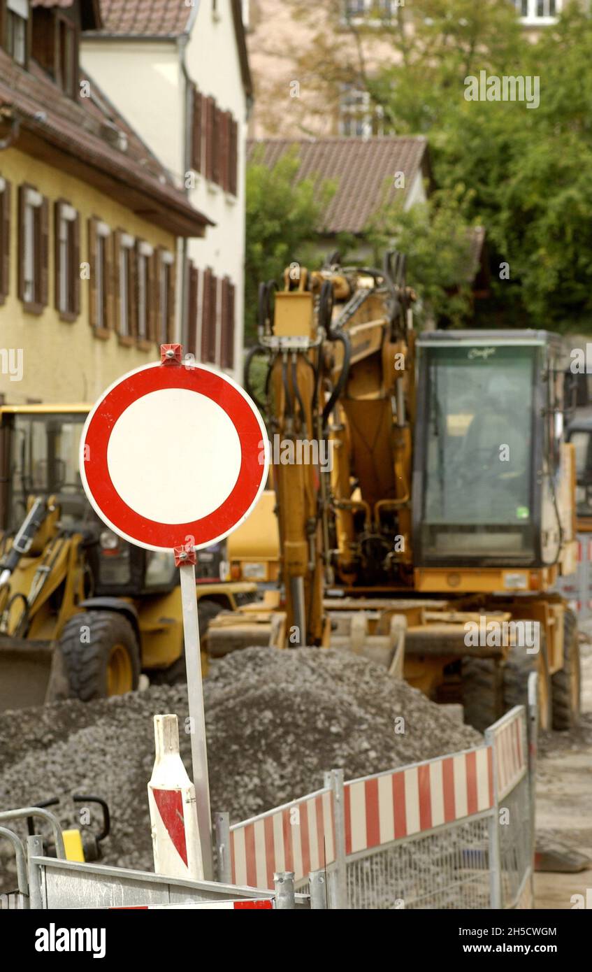Verkehrszeichen ' Nein Durchgangsverkehr!' Auf einer Baustelle, Deutschland, Vaihingen Stockfoto