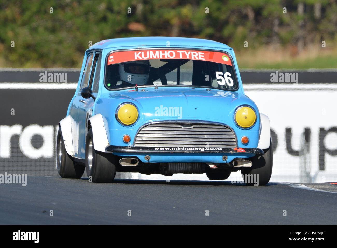#56 Bill Robson 1964 1380cc Mini in Hampton Downs, NZ, 20. März 2021 Stockfoto