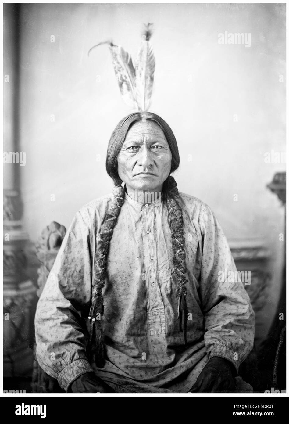 Chief Sitting Bull (1831-1890), Anführer der amerikanischen Sioux-Indianer, Porträtfoto von David Francis Barry, um 1883 Stockfoto