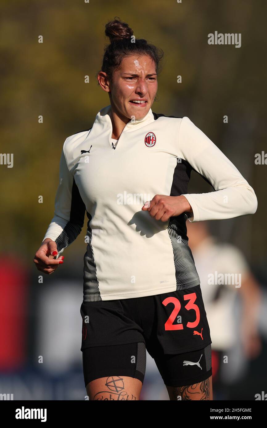 Mailand, Italien. November 2021. Miriam Longo (AC Mailand) während AC Mailand gegen Empoli Ladies, Italienische Fußballserie A Frauenspiel in Mailand, Italien, November 07 2021 Quelle: Independent Photo Agency/Alamy Live News Stockfoto