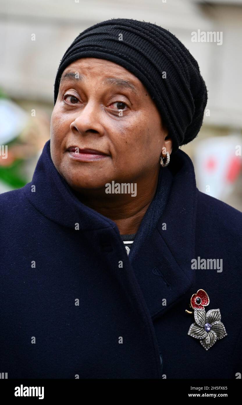 Baroness Doreen Lawrence besuchte Richard Ratcliffe, als er seinen Hungerstreik fortsetzte, um Druck auf das Auswärtige Amt auszuüben, mehr zu tun, um seine Frau Nazanin Zaghari-Ratcliffe aus ihrer Haft im Iran zu befreien. Foreign Office, Whitehall, London. VEREINIGTES KÖNIGREICH Stockfoto