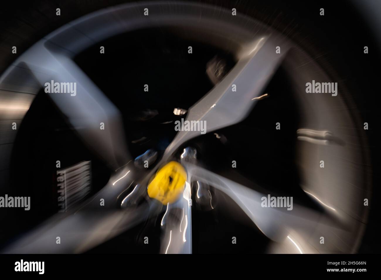 Ferrari-Rad unter Zoom-Effekt Stockfoto