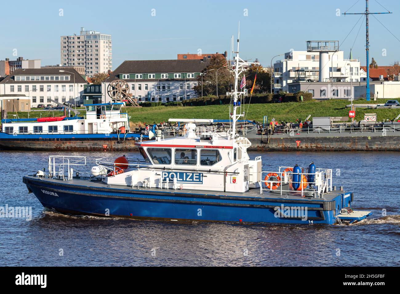 Bremer Polizeiküsten-Patrouillenboot VISURA im Hafen von Bremerhaven Stockfoto