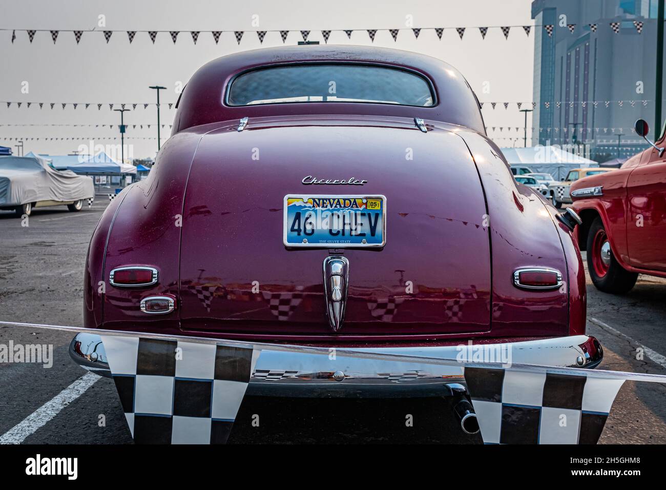 Reno, NV - 6. August 2021: 1946 Chevrolet Sports Coupe auf einer lokalen Automobilmesse. Stockfoto