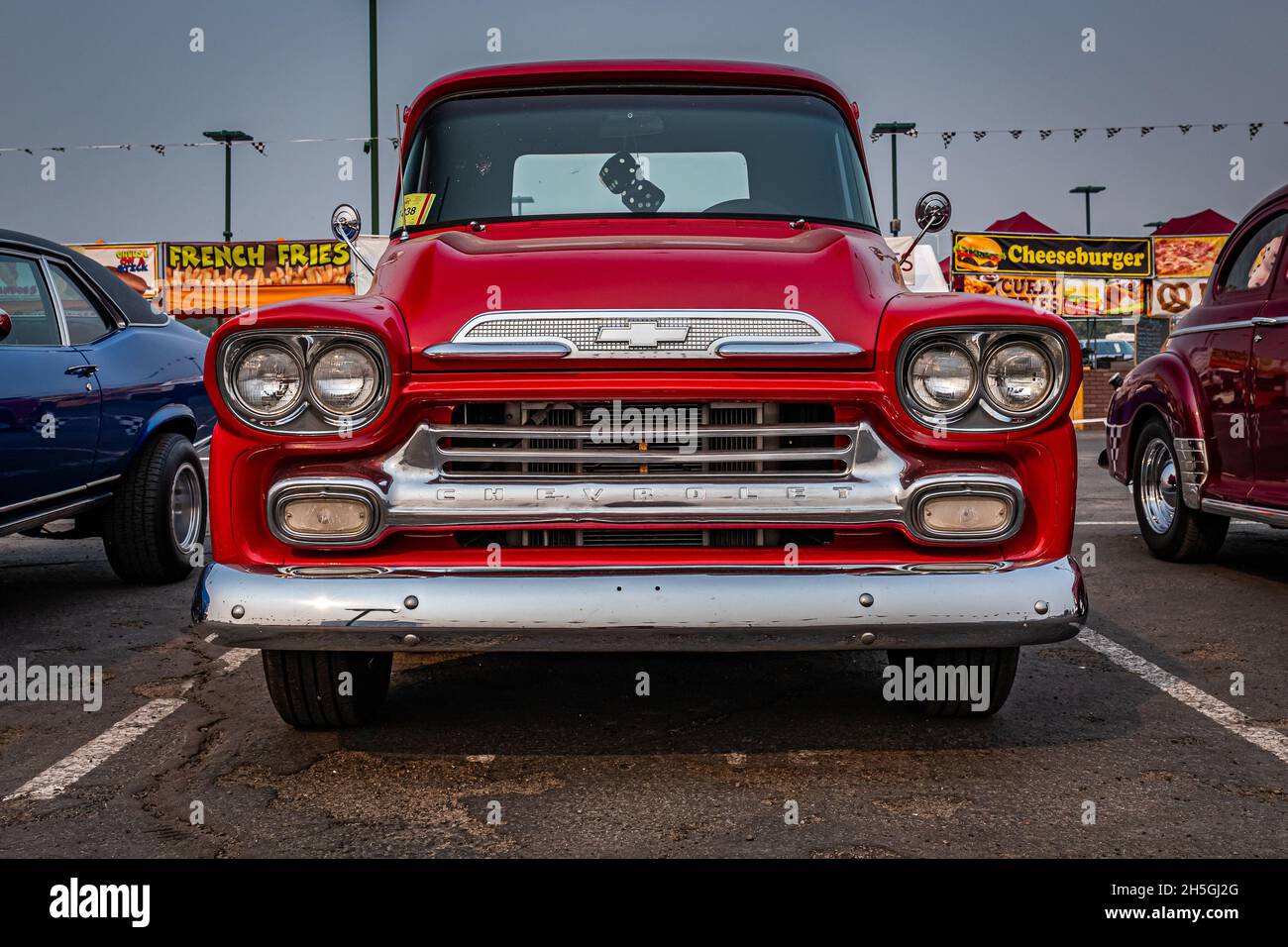 Reno, NV - 6. August 2021: 1959 Chevrolet Apache 31 Pickup Truck auf einer lokalen Automshow. Stockfoto