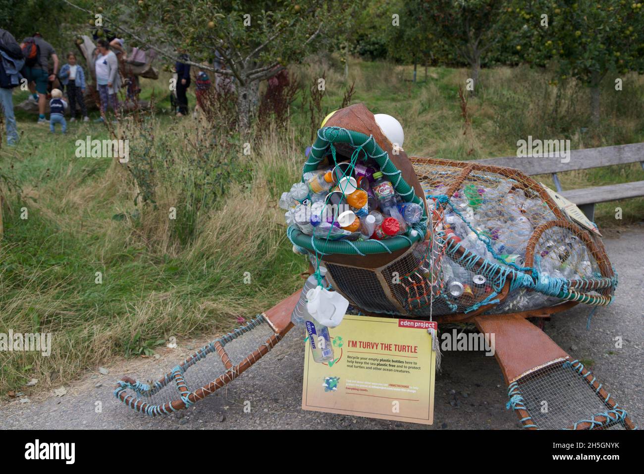 Skulptur aus recyceltem Meeresmüll Stockfoto