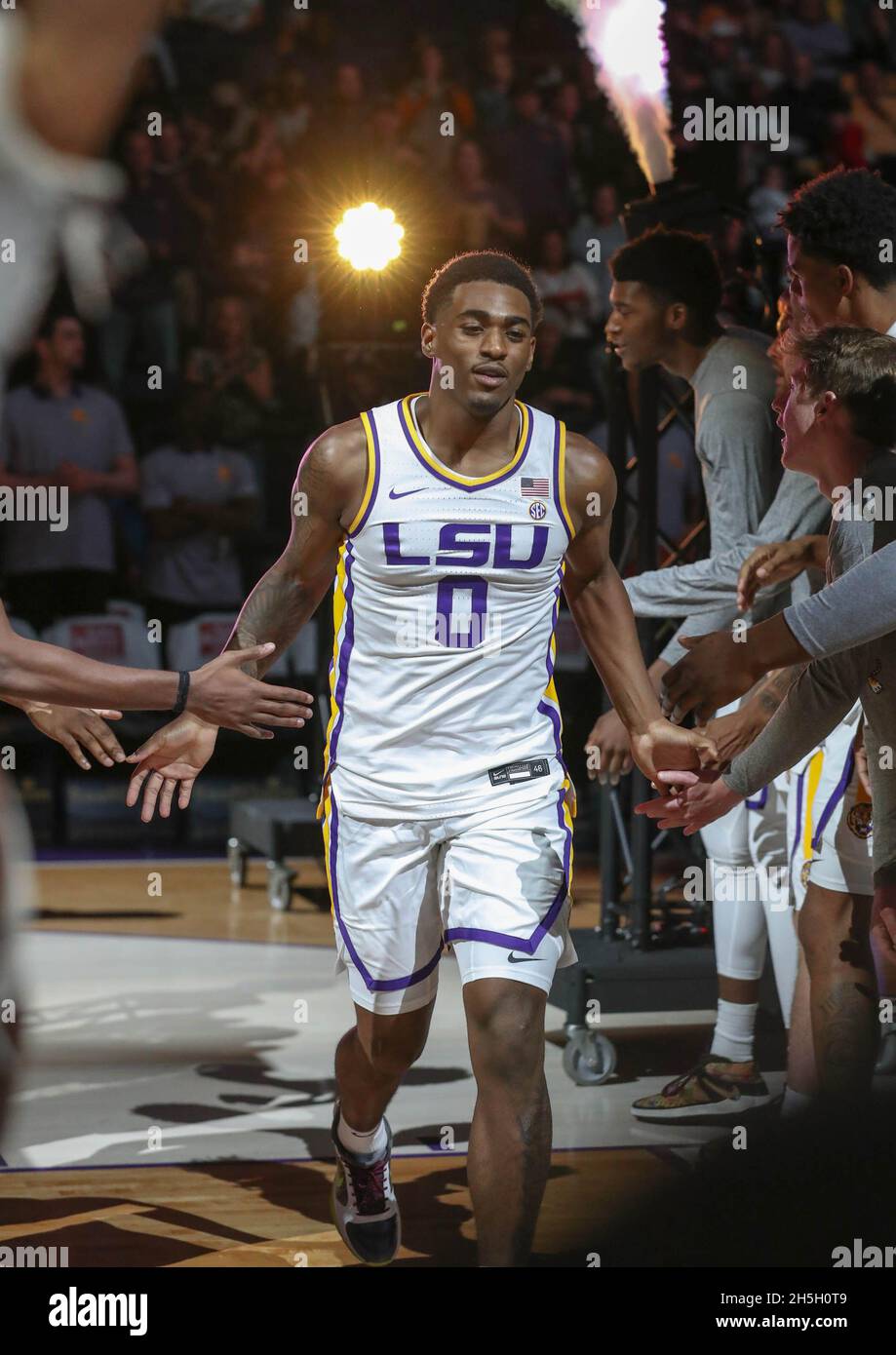 Baton Rouge, LA, USA. November 2021. Brandon Murray (0) der LSU wird vor der NCAA Basketball-Aktion zwischen den ULMER Warhawks und den LSU Tigers im Pete Maravich Assembly Center in Baton Rouge, LA, vorgestellt. Jonathan Mailhes/CSM/Alamy Live News Stockfoto