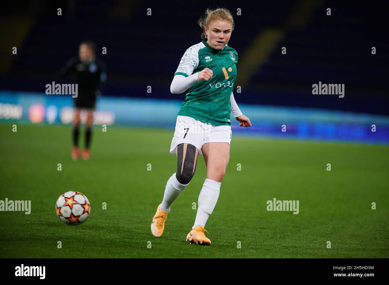 KHARKIV, UKRAINE - 9. NOVEMBER 2021: Das Spiel Women Champions League WFC Kharkiv gegen WFC Breidablik Stockfoto