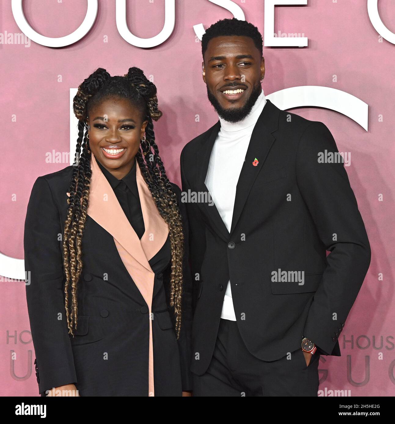 Foto muss gutgeschrieben werden ©Alpha Press 081000 09/11/2021 Clara Amfo und Tega Alexander House of Gucci UK Premiere in London Stockfoto