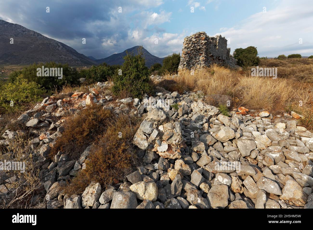 Ruinen der osmanischen Burg Kelefa bei Itilo, Oitylo, Mani-Halbinsel, Lakonien, Peloponnes, Griechenland Stockfoto