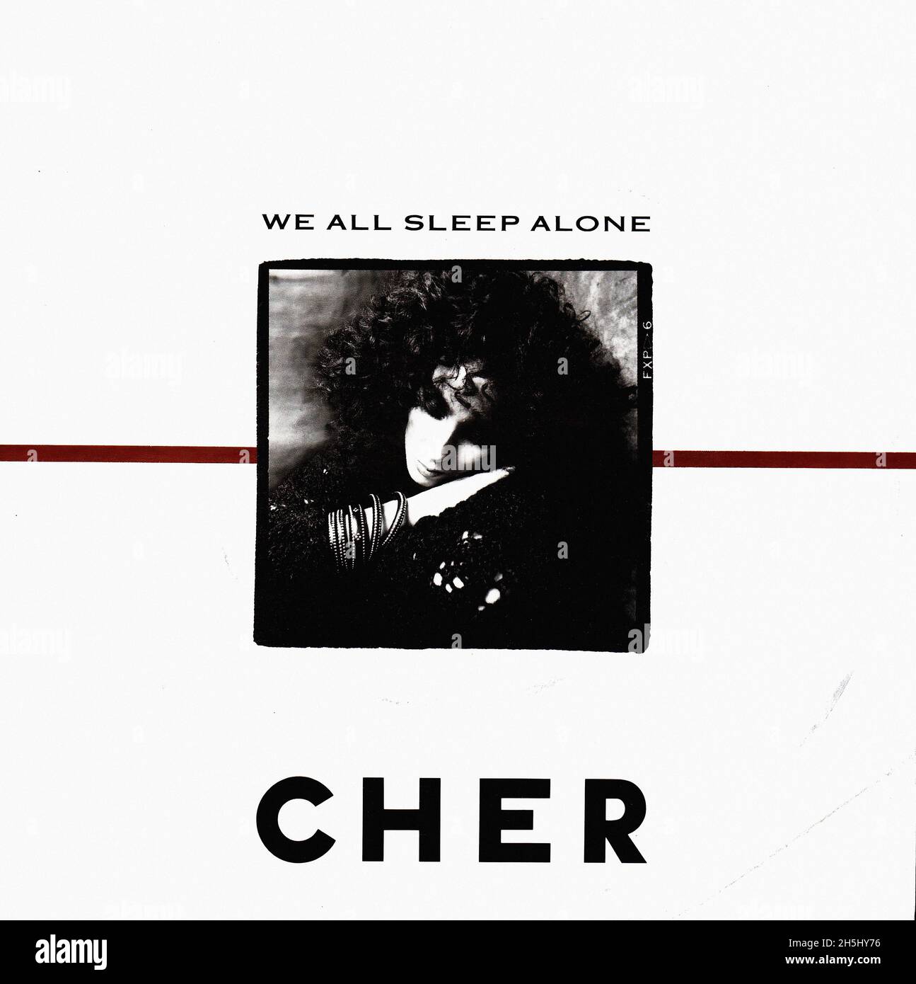 Vintage Single Record Cover - Cher - We All Sleep Alone - D - 1988 Stockfoto
