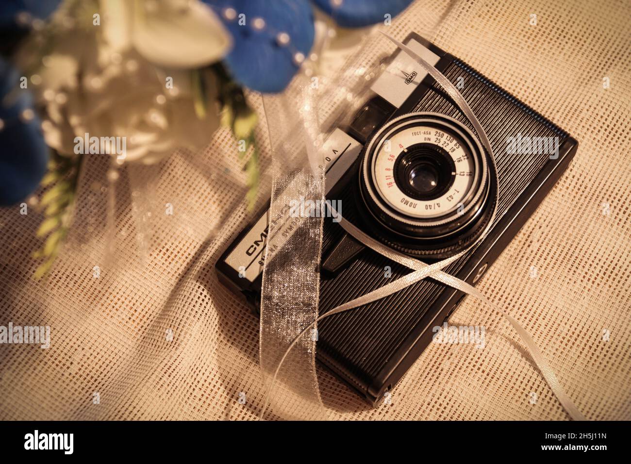 Alte Kamera auf einer Hochzeit Stockfoto
