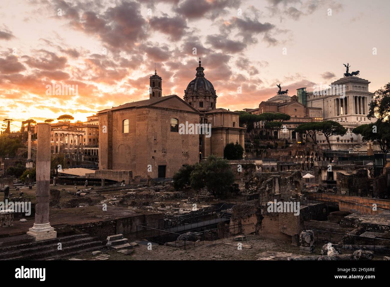 Blick vom Forum Romanum in Roma, Latium, Italien. Stockfoto