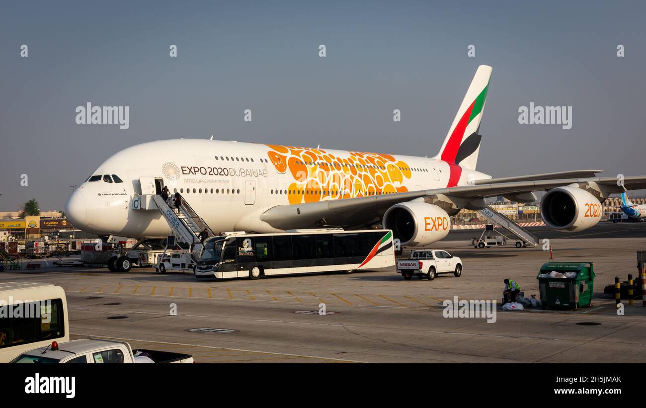 Emirates A380 Dubai Expo 2020 Spezialflugzeuge in Lackierung kamen
