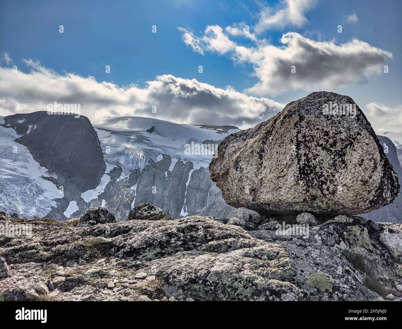 Wandern zwischen den großen Gletschern in norwegen. Jostedalsbreen Nationalpark, Kattanakkjen. Abenteuer. Reisen Sie in Skandinavien Stockfoto