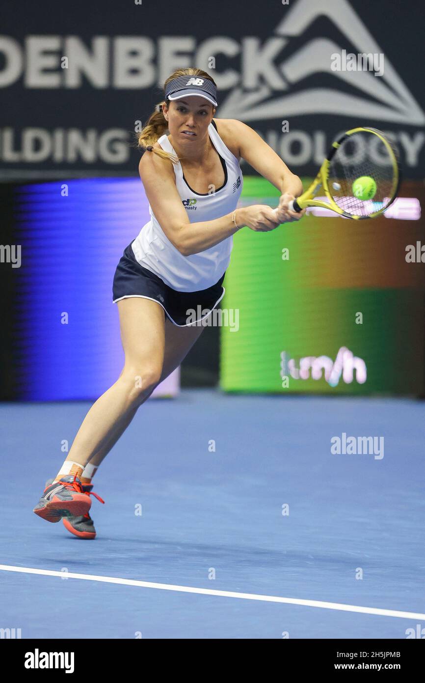Linz, Österreich, 10. November 2021. Die amerikanische Tennisspielerin Danielle Collins ist am Mittwoch, den 10. November 2021, beim Turnier der Oberösterreichischen Ladies Linz in Linz im Einsatz. © Jürgen Hasenkopf / Alamy Live News Stockfoto