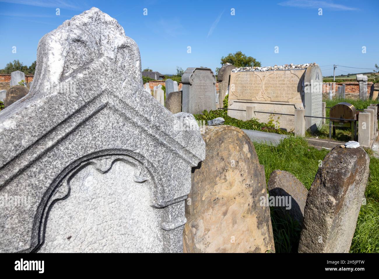 Zidovsky hrbitov, město Holesov, Zlinsky kraj, Česká republika / jüdischer Friedhof, Stadt Holesov, Mähren, Tschechische republik Stockfoto