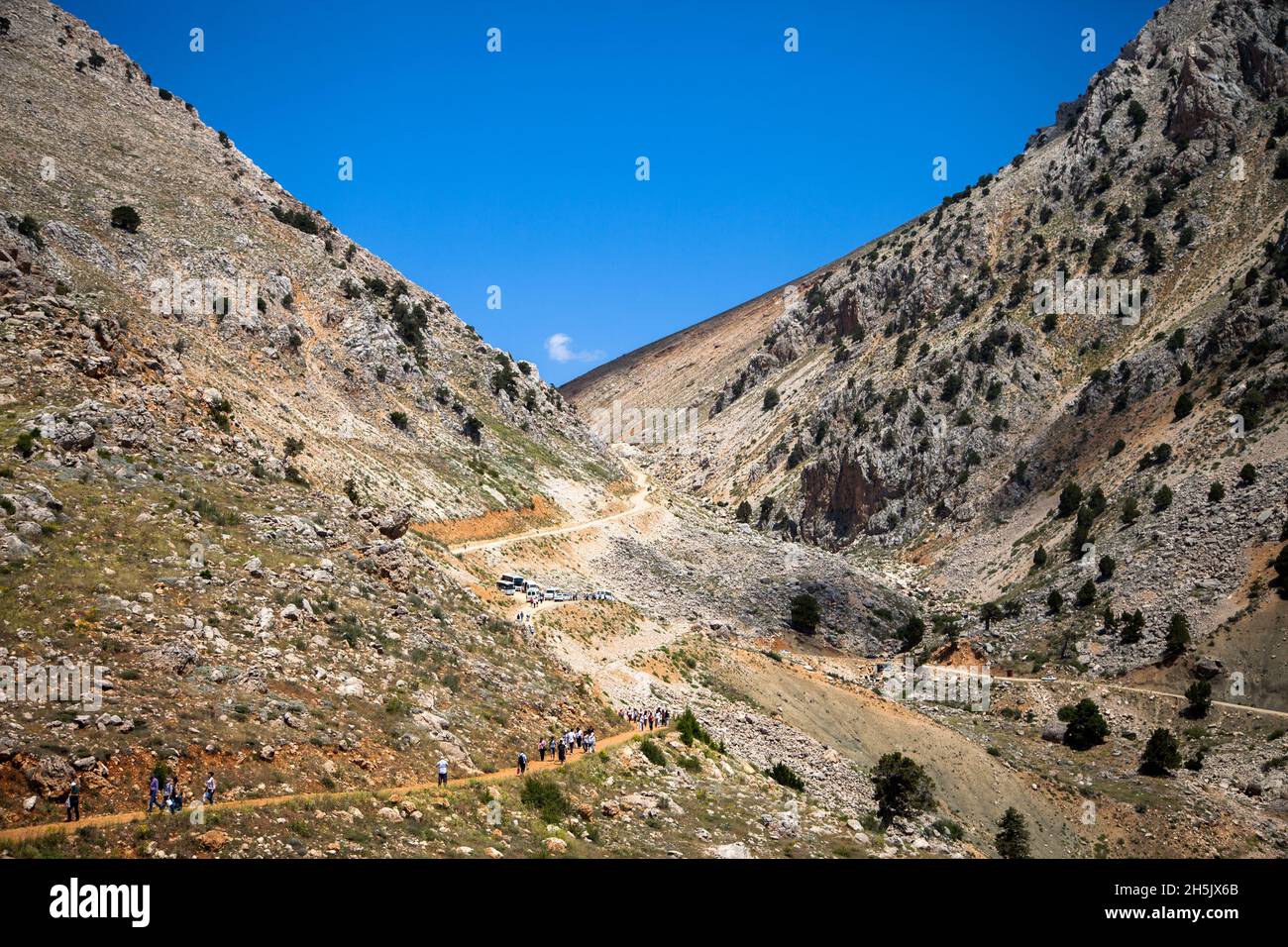 Antalya,Türkei - 06-24-2016:der Weg zum heiligen Wasserfall für die Aleviten-Gemeinde Stockfoto