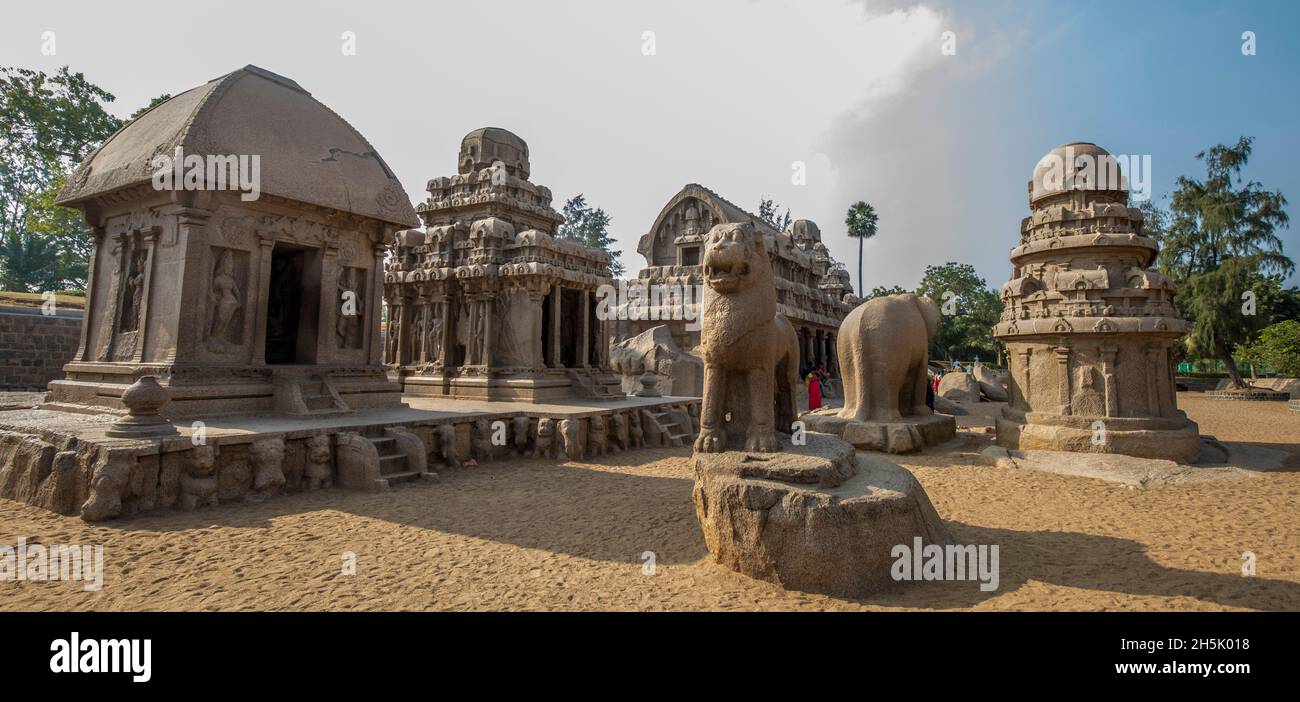Fünf Rathas, granitgeschnitzte Monolithen in Mahabalipuram, Tamil Nadu, Indien; Chengalpattu, Tamil Nadu, Indien Stockfoto