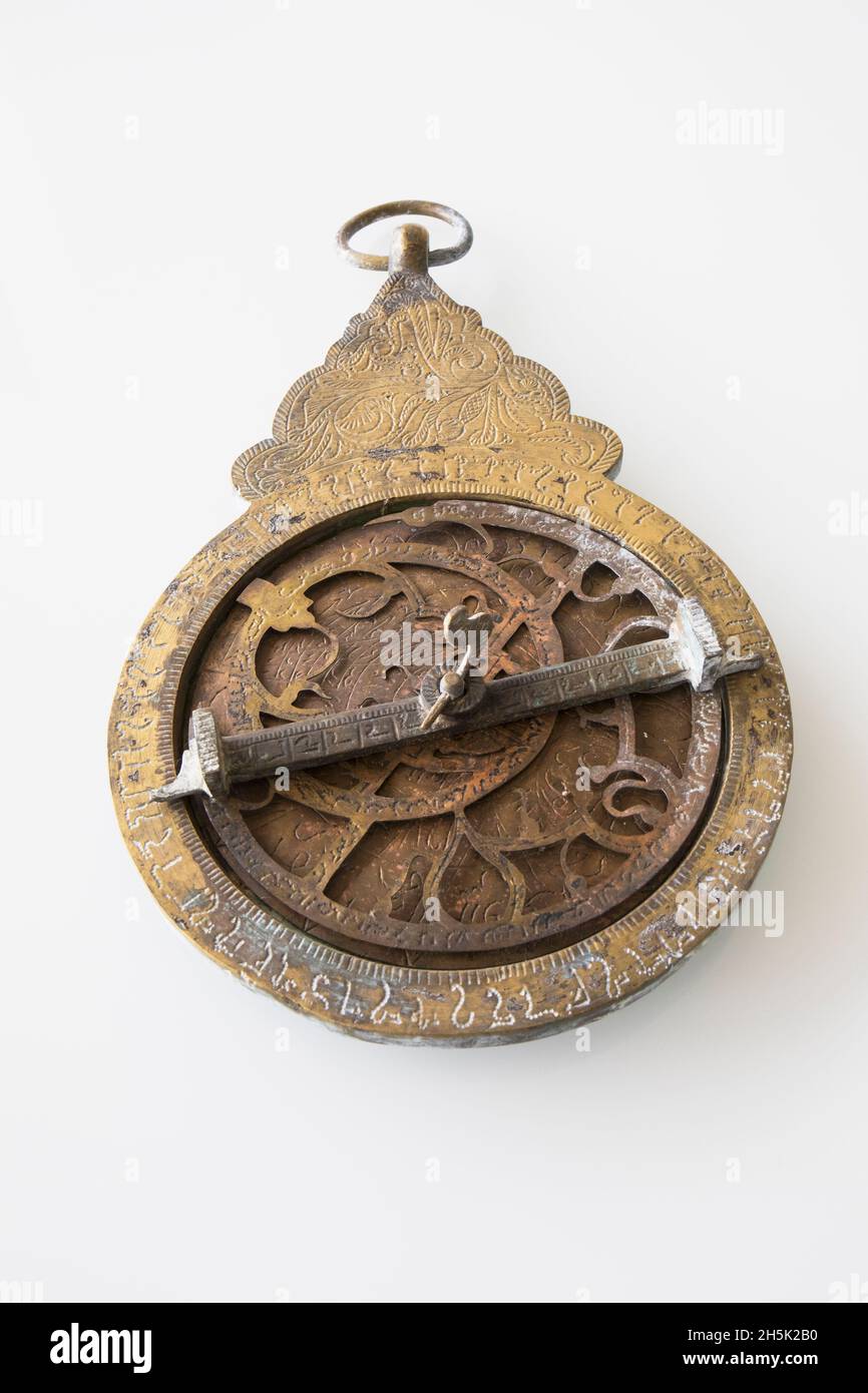 Kopie eines mittelalterlichen Astrolabiums. Das Astrolabium wurde um 200 v. Chr. im antiken Griechenland erfunden und zur Lösung verschiedener astronomischer und navigationsprobles verwendet Stockfoto