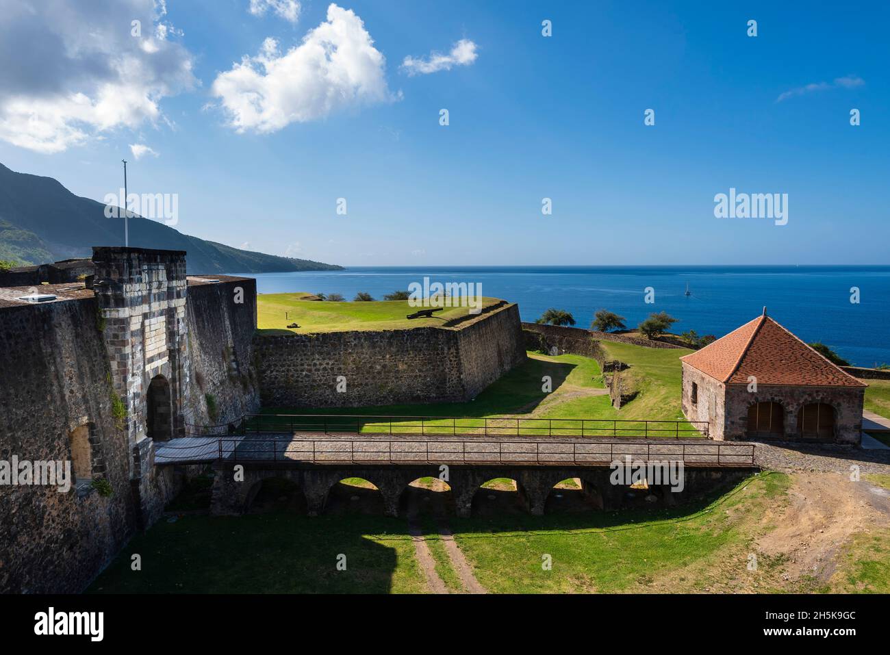 Zugbrücke, Bastion und Wachhaus in Fort Louis Delgres; Basse-Terre, Guadeloupe, Französisch-Westindien Stockfoto